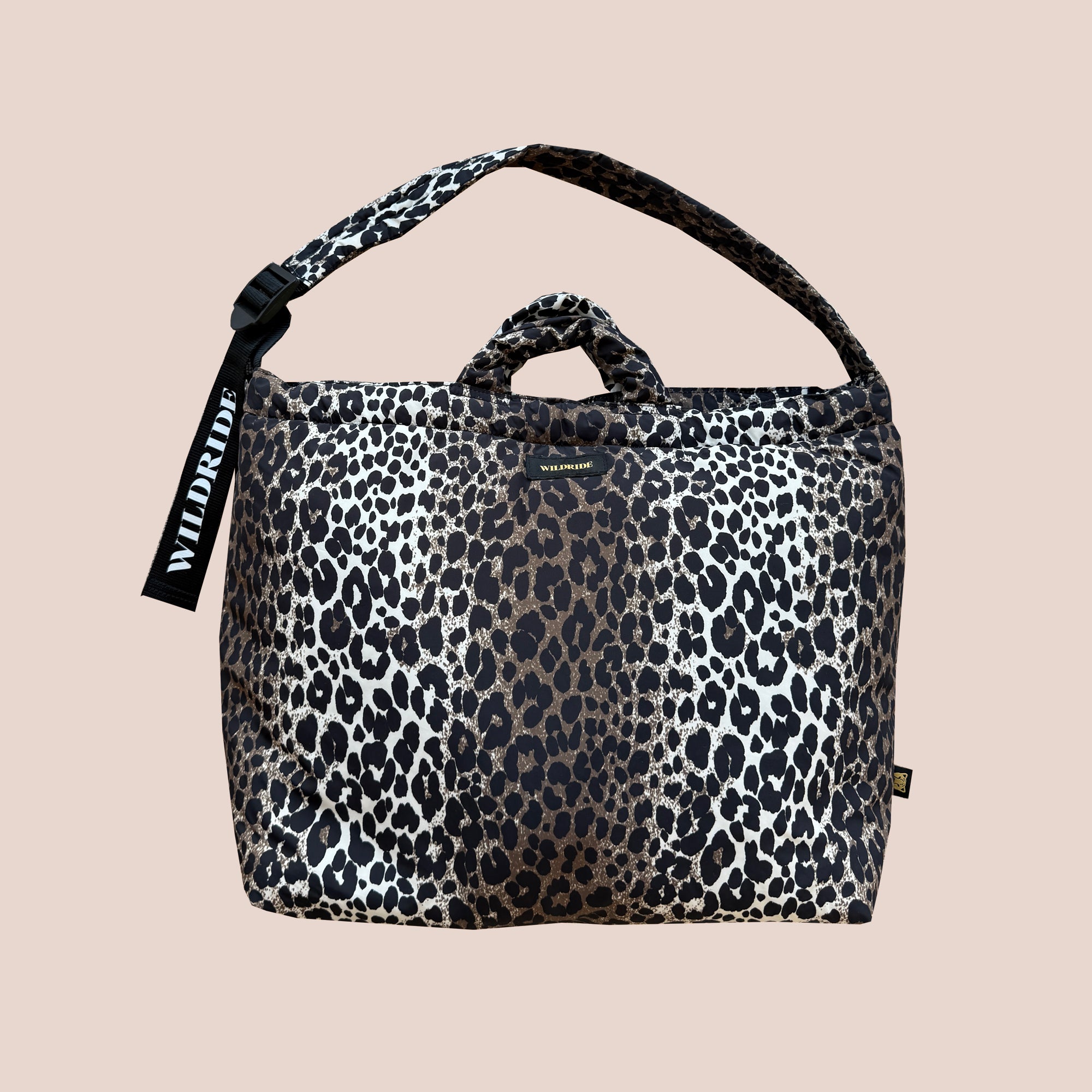 Wildride-Savannah-Shoulder-Mom