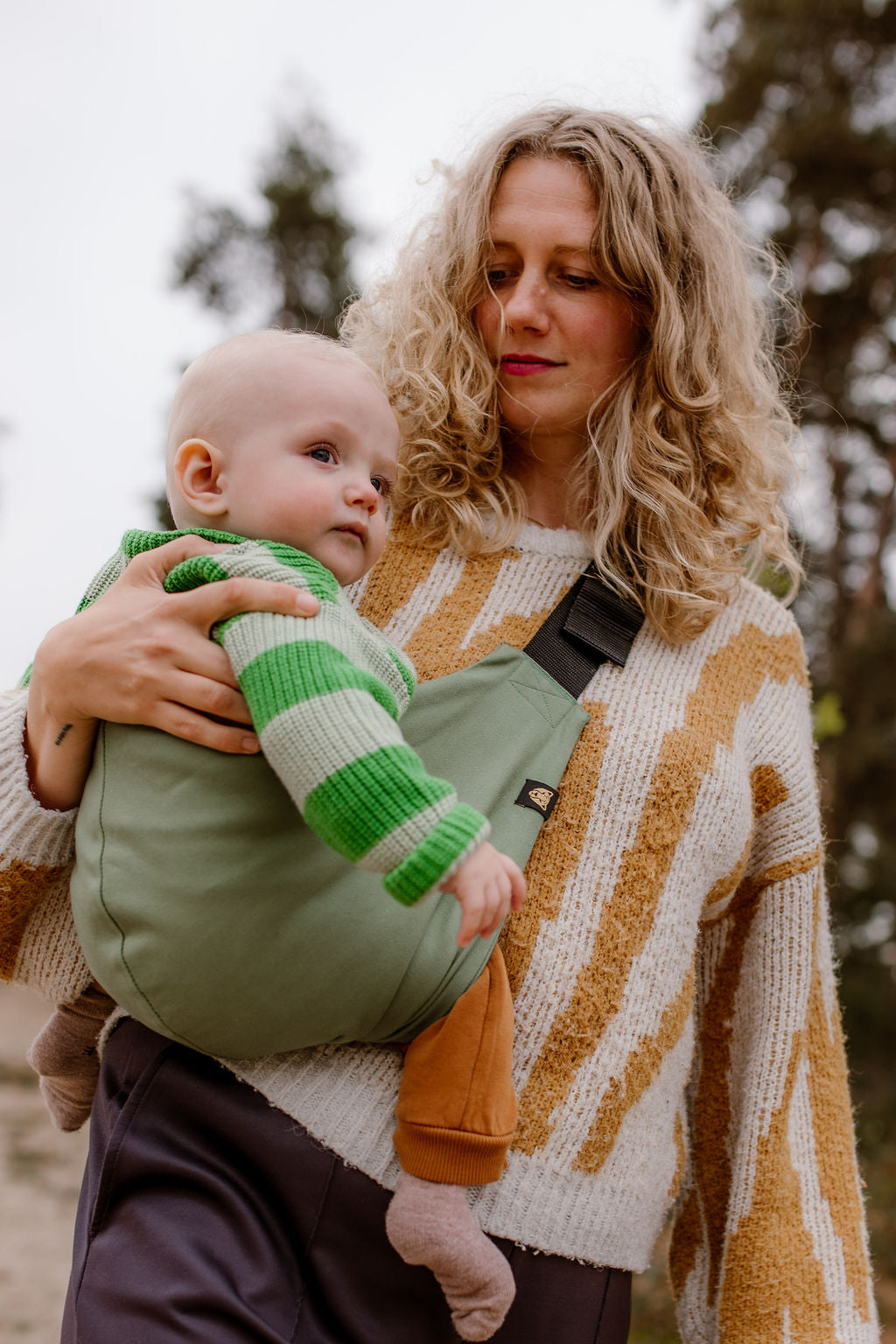 9ヶ月から使えるセカンド抱っこ紐｜WILDRIDE アクティブキャリー Fern